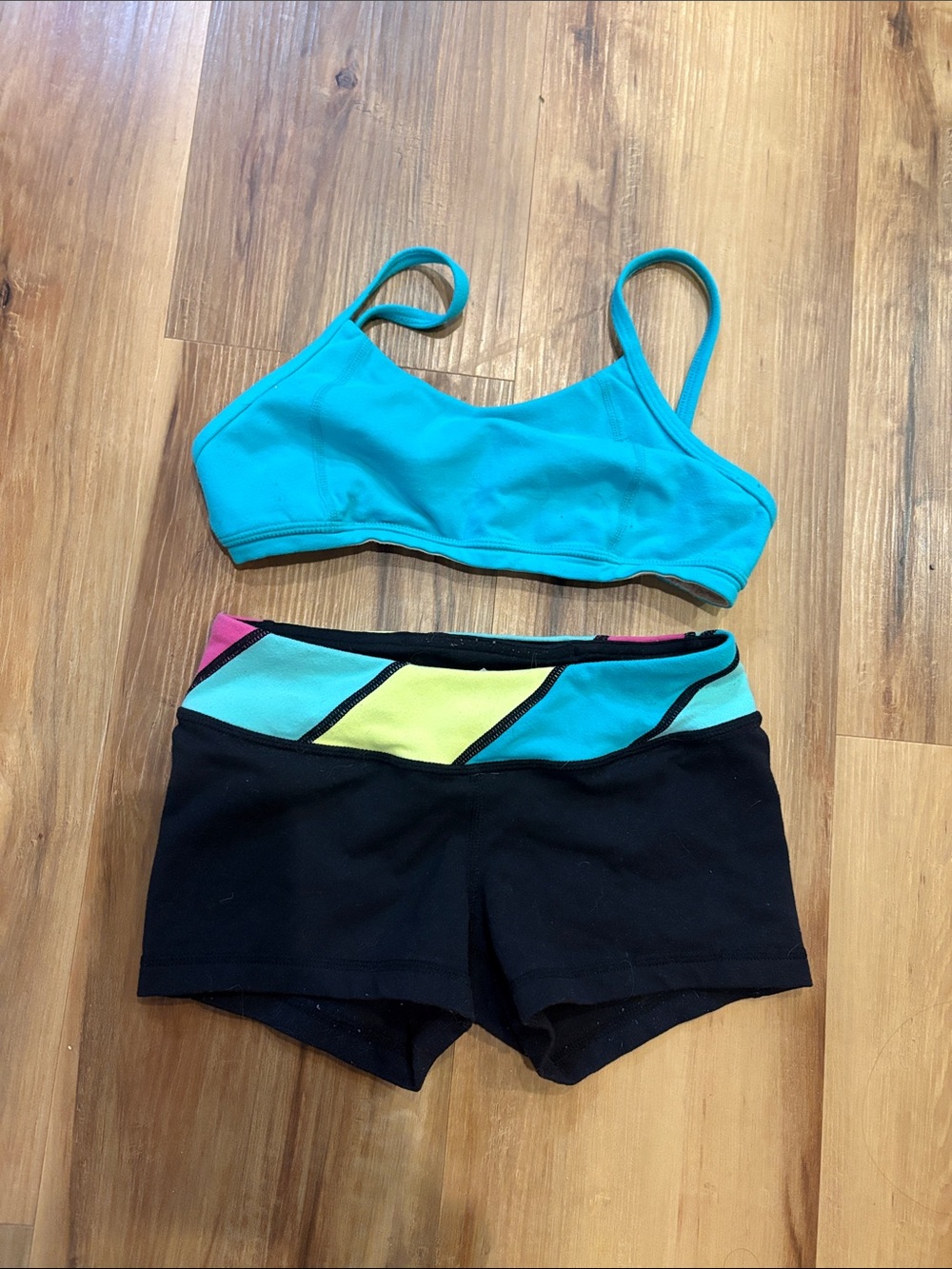 Blue sports bra Top and Black quilted Shorts with Color-Block Waistband